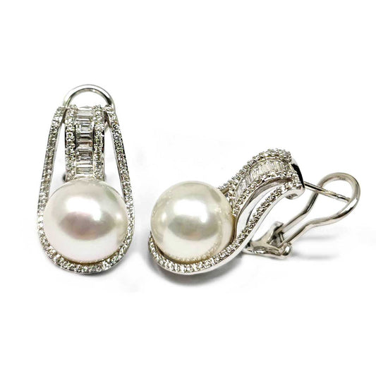 Orecchini con Perle Australiana mm 11.5/12 con 134 Diamanti  CT 0.93