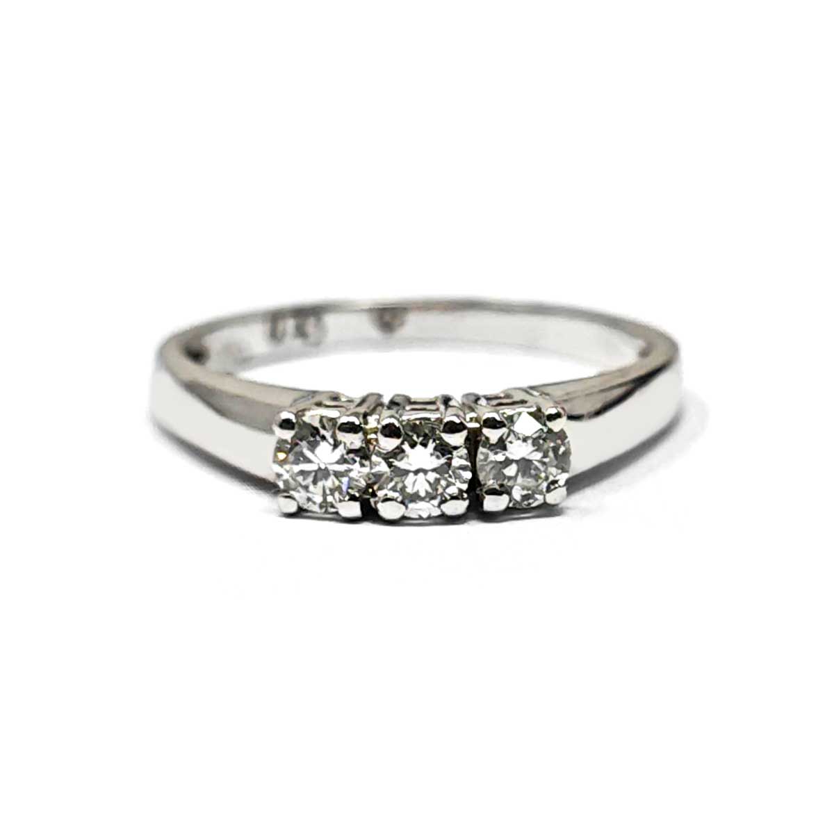 Anello Trilogy con Diamanti CT 0.46