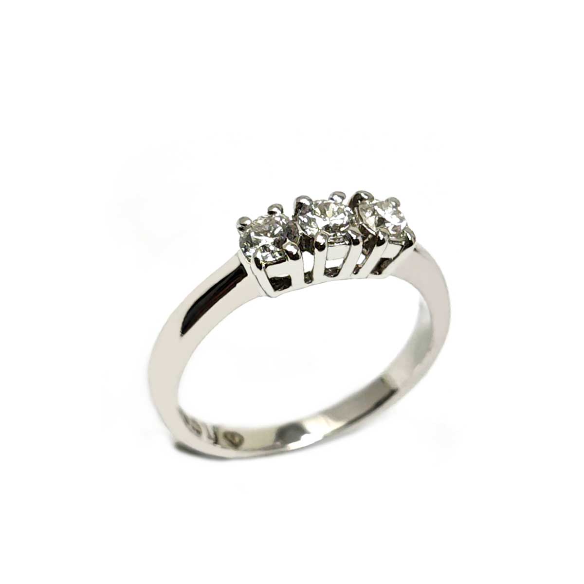 Anello Trilogy con Diamanti CT 0.51