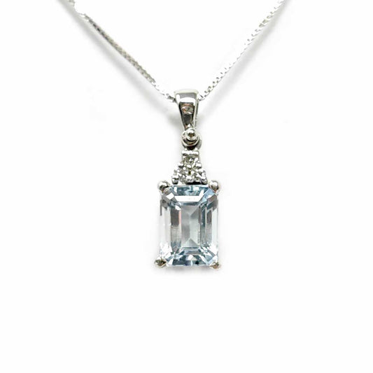 Pendente con Acquamarina CT 1.01 e Diamanti CT 0.04