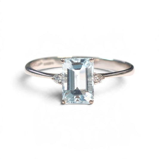 Anello in Oro Bianco 18kt con Diamanti CT 0.04 e Acquamarina CT 1.02