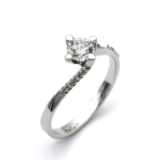 Anello Solitario con Diamante CT 0.52 IGI LASER e Diamanti Laterali CT 0.08