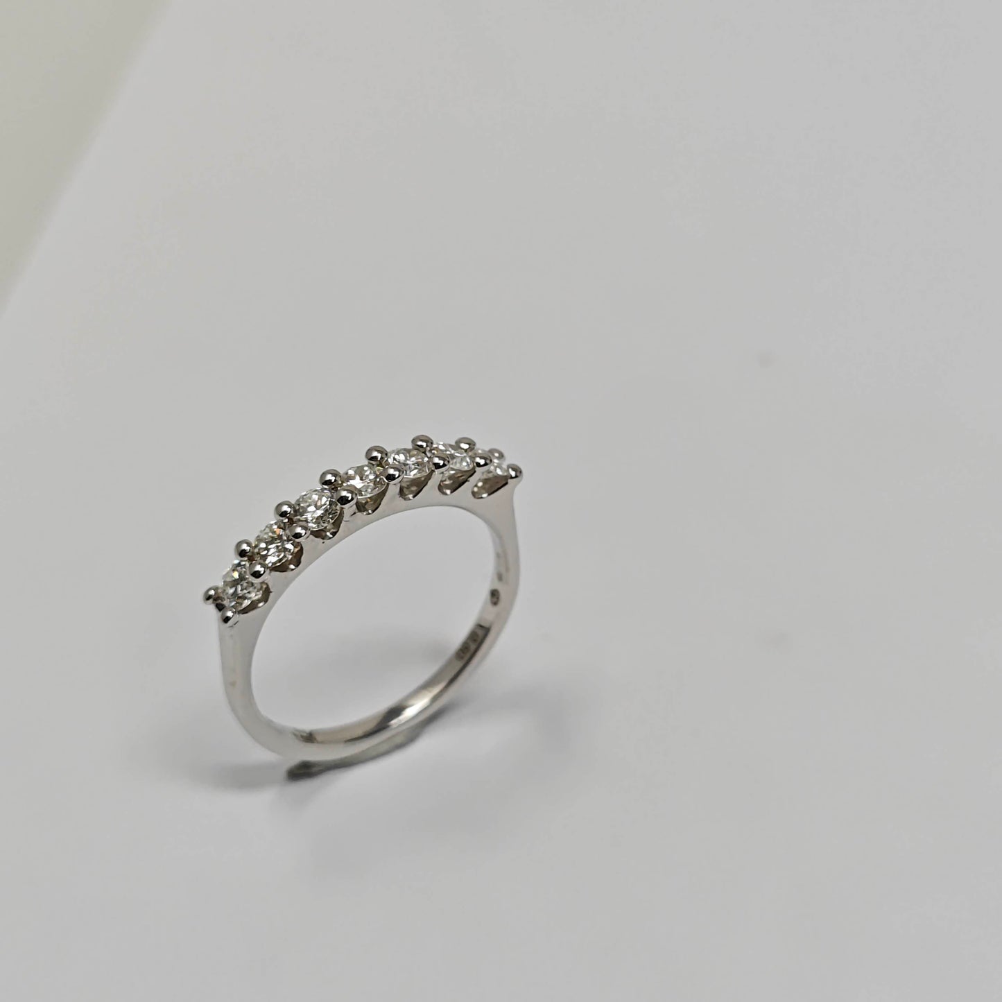 Anello Veretta 7 Pietre con Diamanti CT 0.60