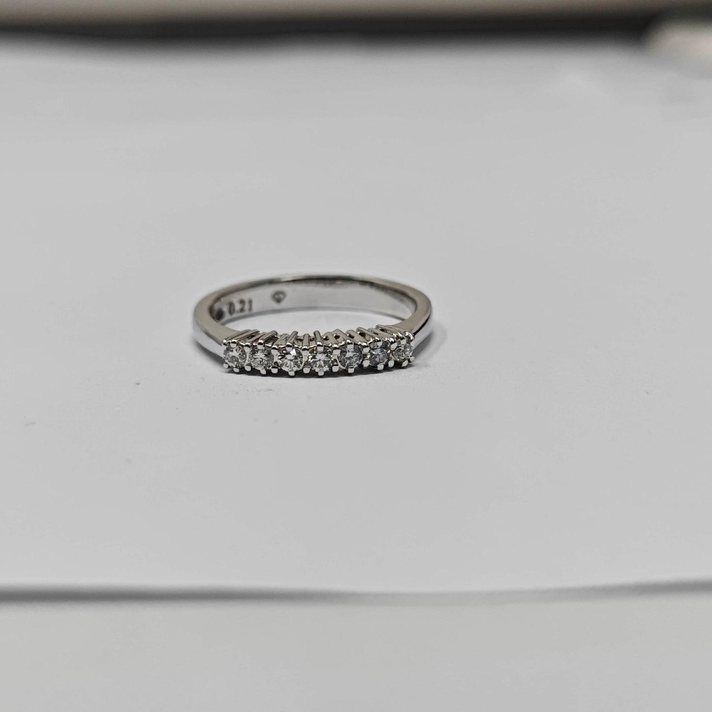Anello Veretta 7 Pietre con Diamanti CT 0.21