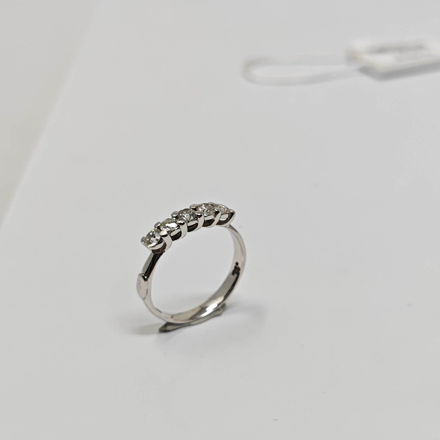 Anello Veretta con 5 Diamanti CT 0.45