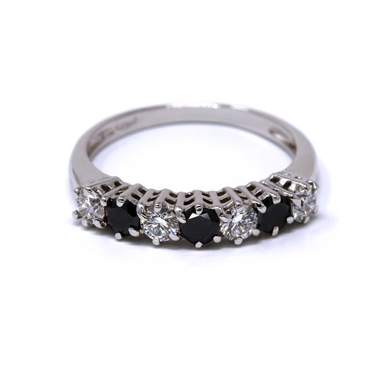 Anello Veretta con Diamanti Bianchi e Neri CT 1.05