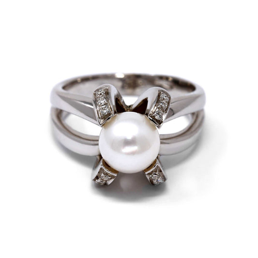 Anello con Perla Acqua Salata 7/7.5 e Diamanti CT 0.12 | Made in Italy