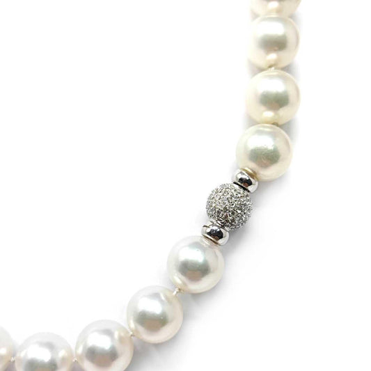 Filo montato con Perle  Australiane a decrescere da 12 a 14 mm