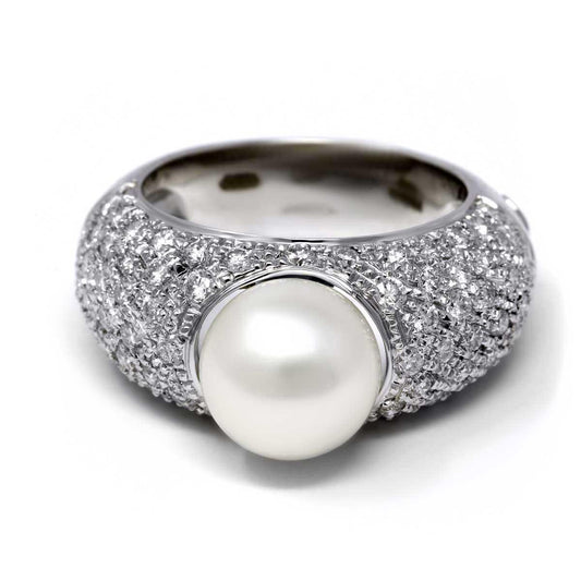 Anello con Perla Akoya 8.5/9 mm e Diamanti CT 1.41