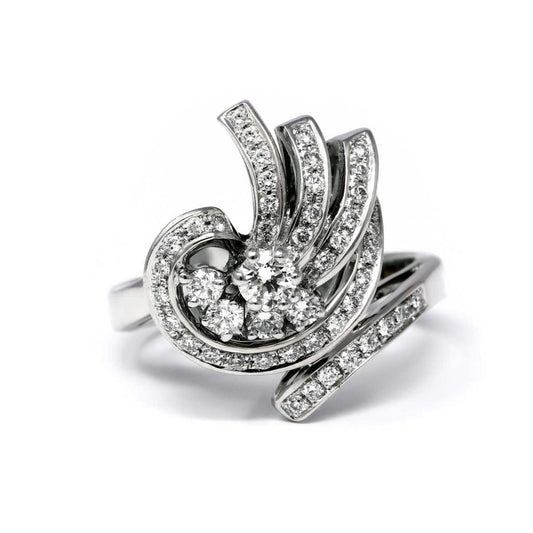 Anello Solitario Stilizzato CT 0.30 e 48 Diamanti Laterali CT 0.72