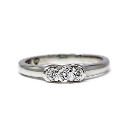 Anello Trilogy con Diamanti CT 0.30 VS1 F