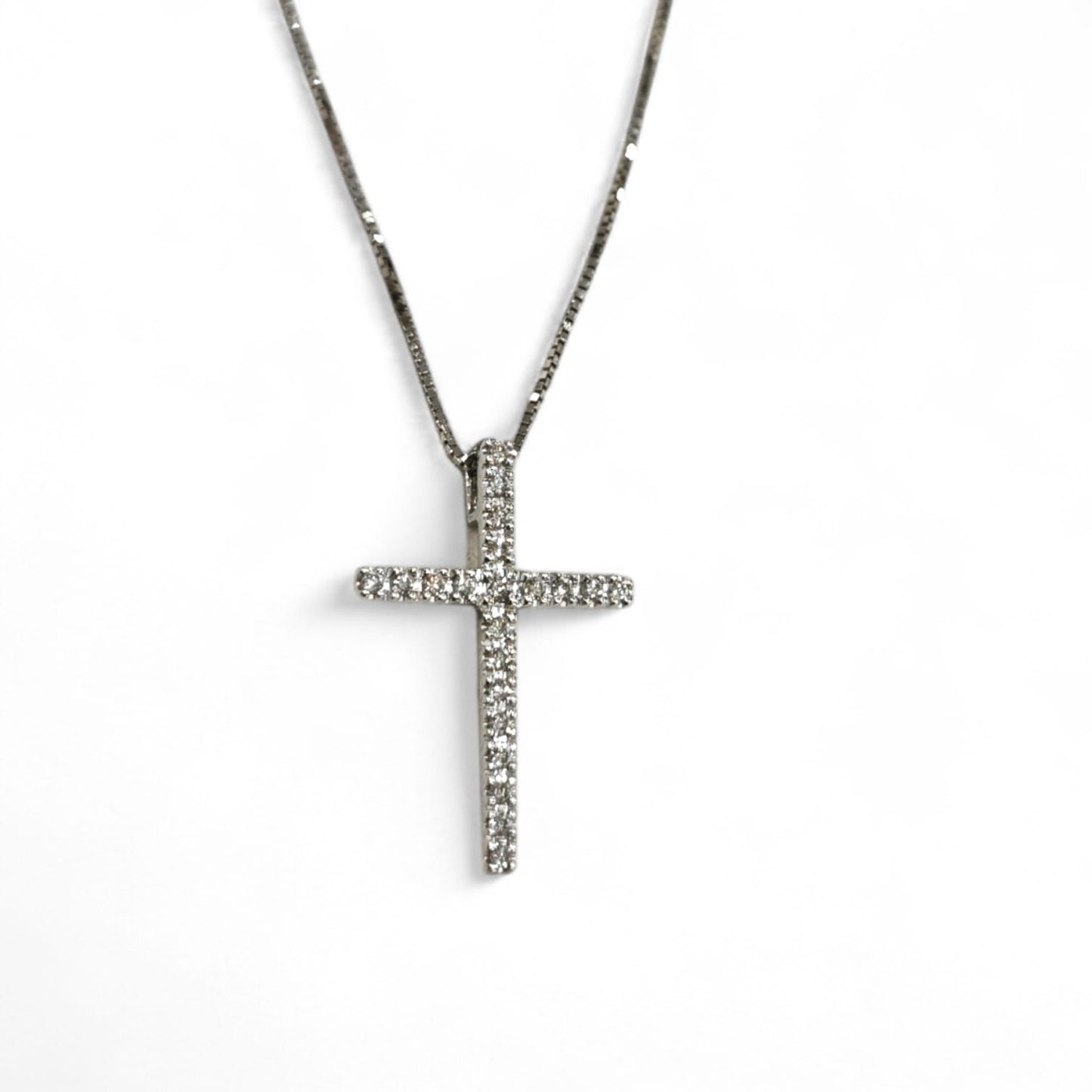 Pendente Croce in Oro Bianco e Diamanti CT 0.11