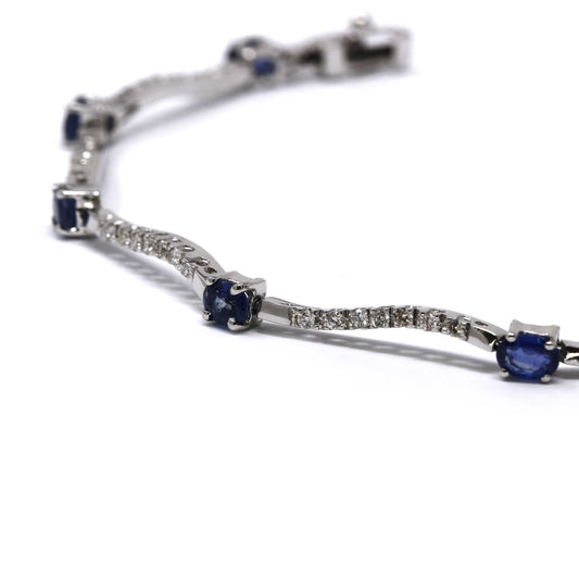 Bracciale con Zaffiri Ovali CT 2.16 e onde di Diamanti CT 0.58