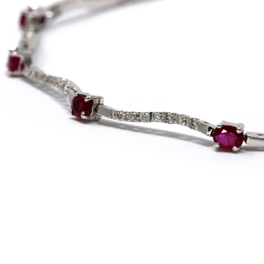 Bracciale con Rubini Ovali CT 2,39 e Onde di Diamanti CT 0,58