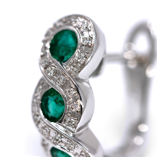 Orecchini con Smeraldi CT 0.83 e Diamanti CT 0.30  Modello trilogy