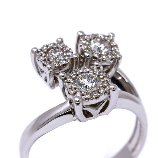 Anello Trilogy con Diamanti Bianchi CT 0.62