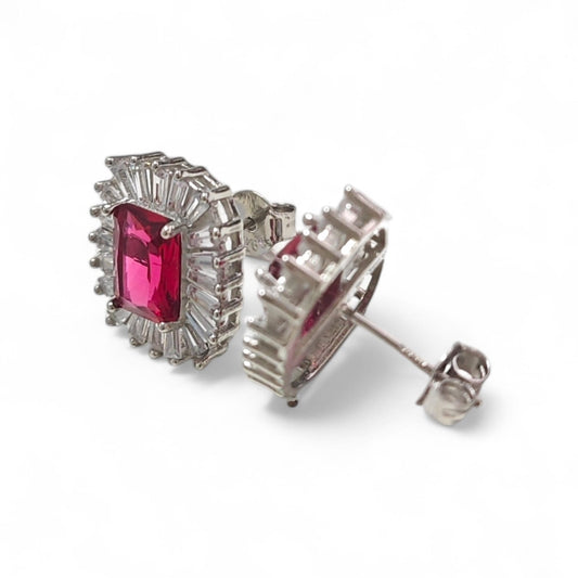 Orecchini con centrale Rosso e Cornice di Zirconi Taglio Baguette