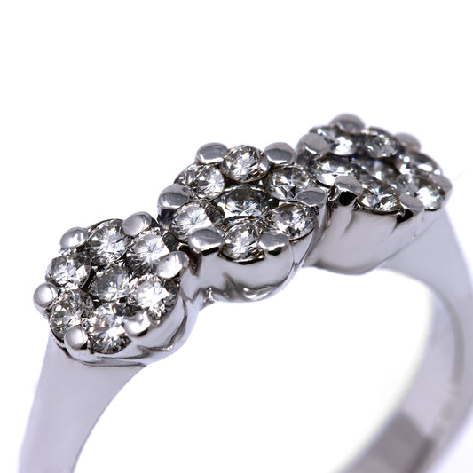 Anello trilogy con Diamanti Bianchi CT 0.81