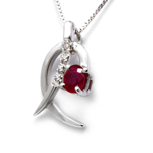 Pendente con Rubino CT 0.27 e Diamanti Bianchi CT 0.02
