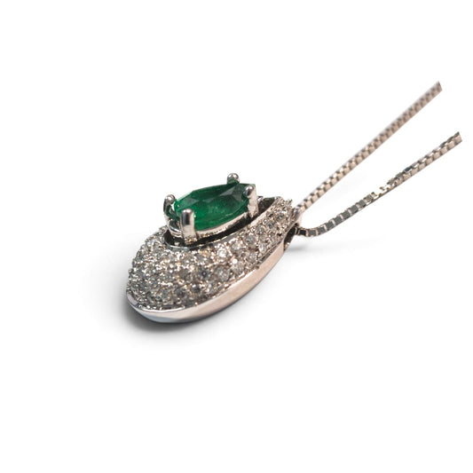 Pendente in Oro 18kt Goccia di Smeraldo Colombiano CT 0.98 e Diamanti CT 0.60