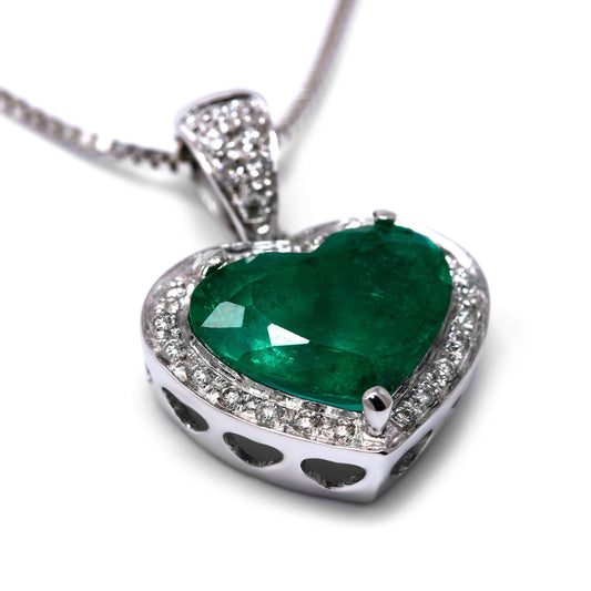 Pendente a Cuore di Smeraldo CT 2.41 e Diamanti Bianchi CT 0.16
