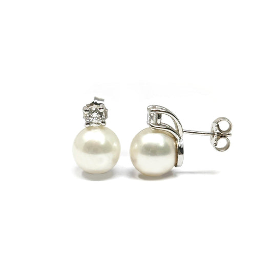 Orecchini con Perle Akoya 7/7,5 mm e 2 Diamanti CT 0.06