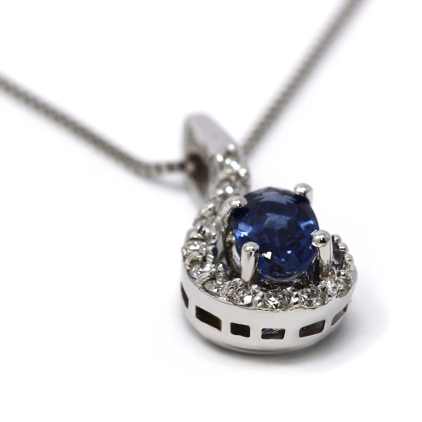 Pendente con Zaffiro CT 0.20 e Diamanti Bianchi CT 0.06