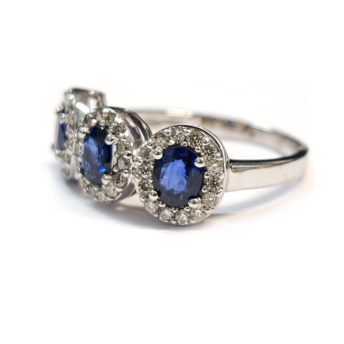 Anello Trilogy Zaffiri CT 1.24 e Diamanti CT 0.49