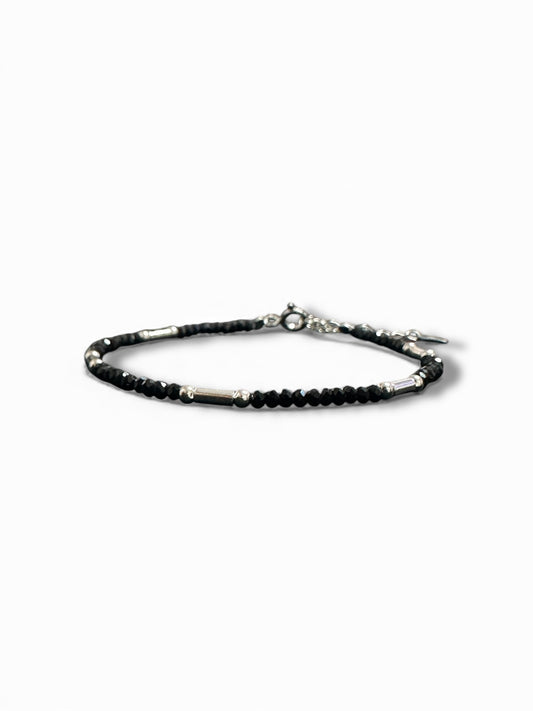 Bracciale in Argento 925 con Perline Nere Sfaccettate e Tubicini Argento