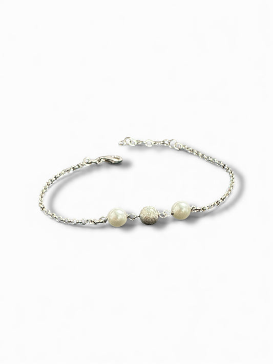 Bracciale in Argento 925 con Perle Bianche e Sfera Brillantinata