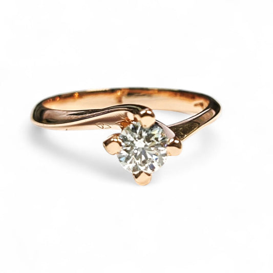 Anello Solitario Valentino in Oro Rosa con Diamante CT 0.41 IF E