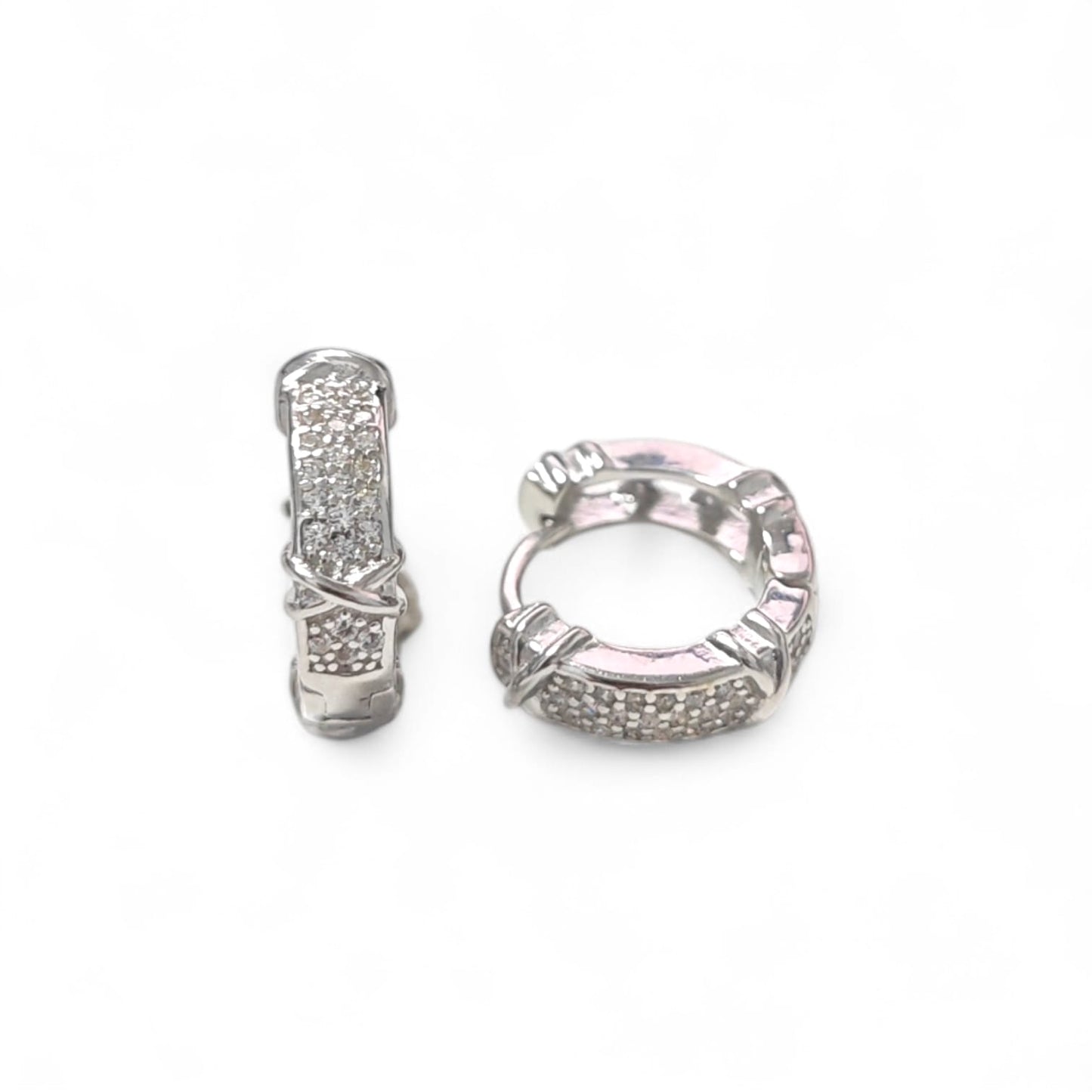 Orecchini Cerchio Bamboo in Argento 925 Rodiato con Zirconi – Eleganza Unica