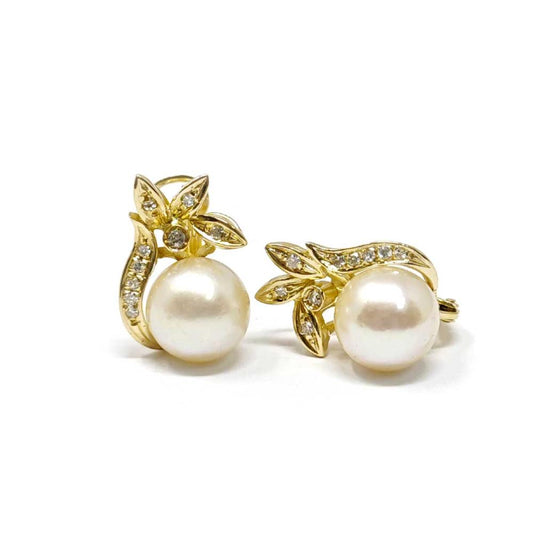 Orecchini con Perla 8.5/9 e Diamanti CT 0.10 in oro Giallo