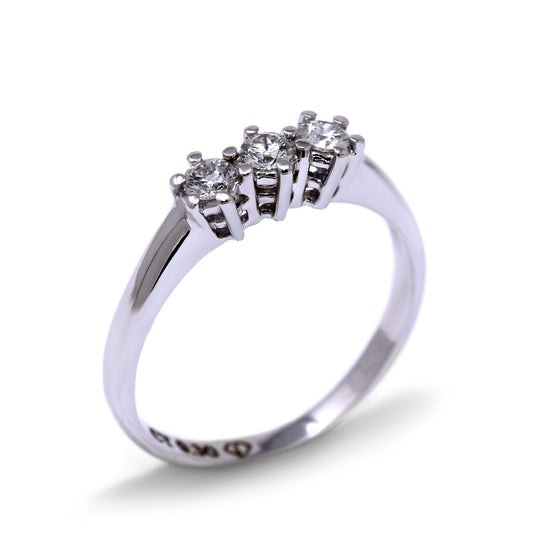 Anello Trilogy in Oro Bianco con Diamanti CT 0.36