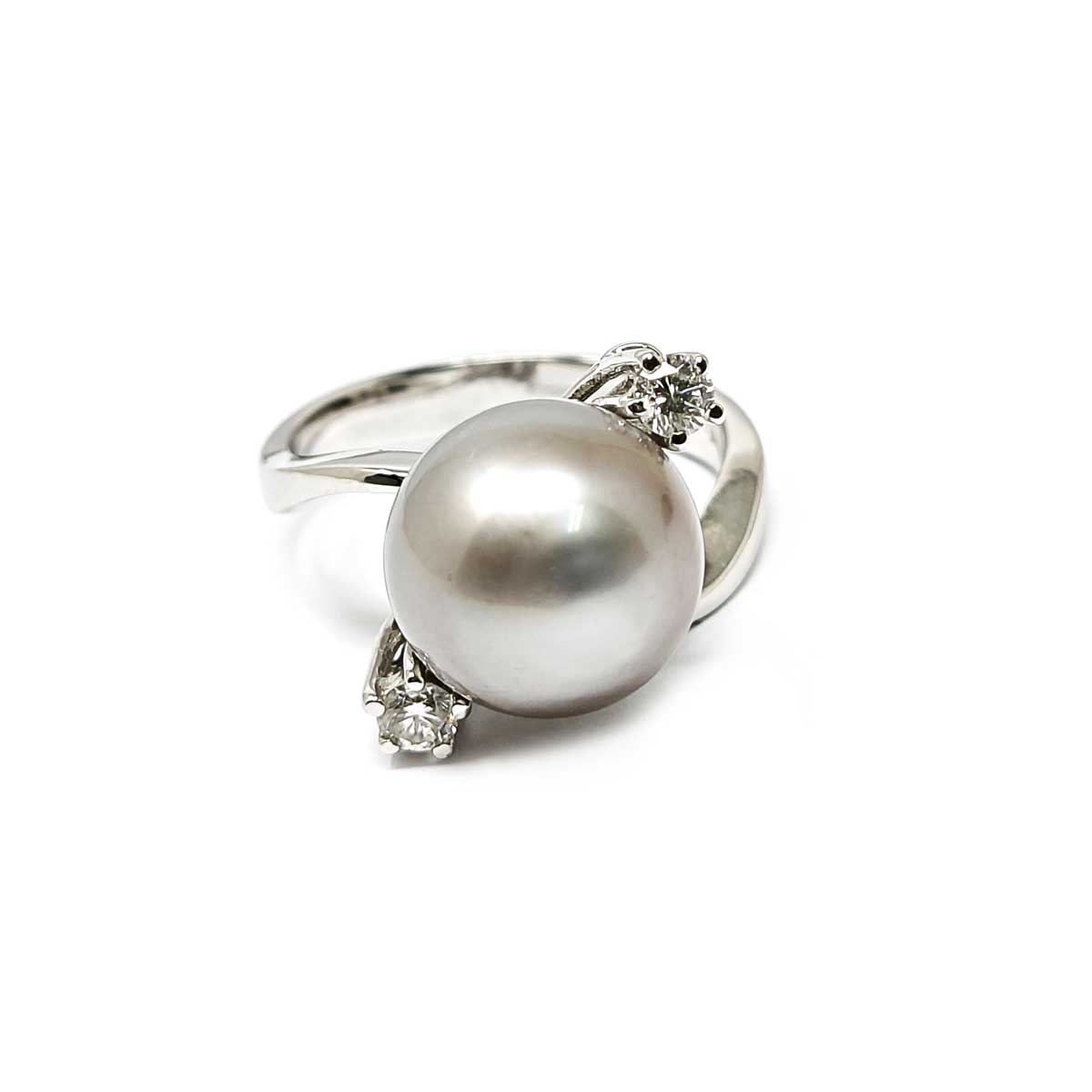 Anello con Perla Australiana Grigia mm 11.5/12 e Diamanti CT 0.22