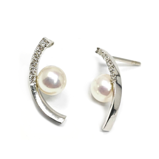 Orecchini in Oro 18kt con Perla di Acqua Salata e Diamanti