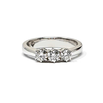 Anello Trilogy con Diamanti CT 0.60