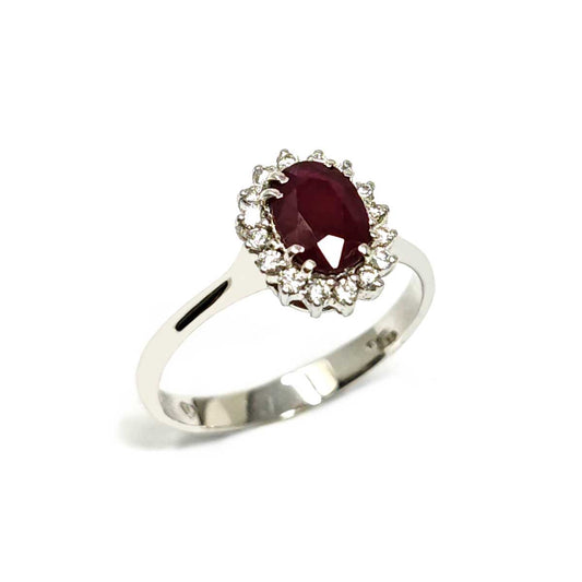 Anello con Rubino CT 0.85 e Diamanti CT 0.18