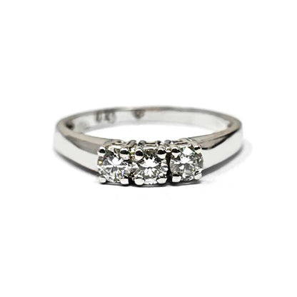 Anello Trilogy con Diamanti CT 0.46