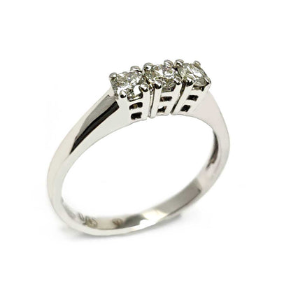 Anello Trilogy con Diamanti CT 0.46