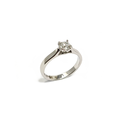 Anelo Solitario Fantasy in Oro Bianco e Diamante CT 0.47