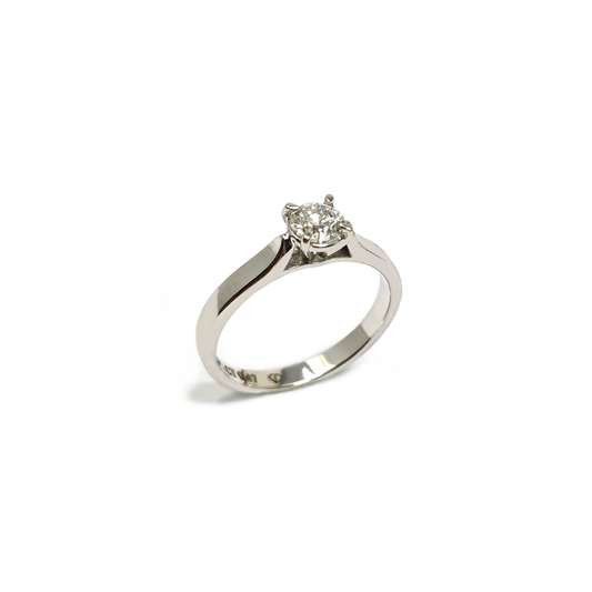 Anelo Solitario Fantasy in Oro Bianco e Diamante CT 0.47