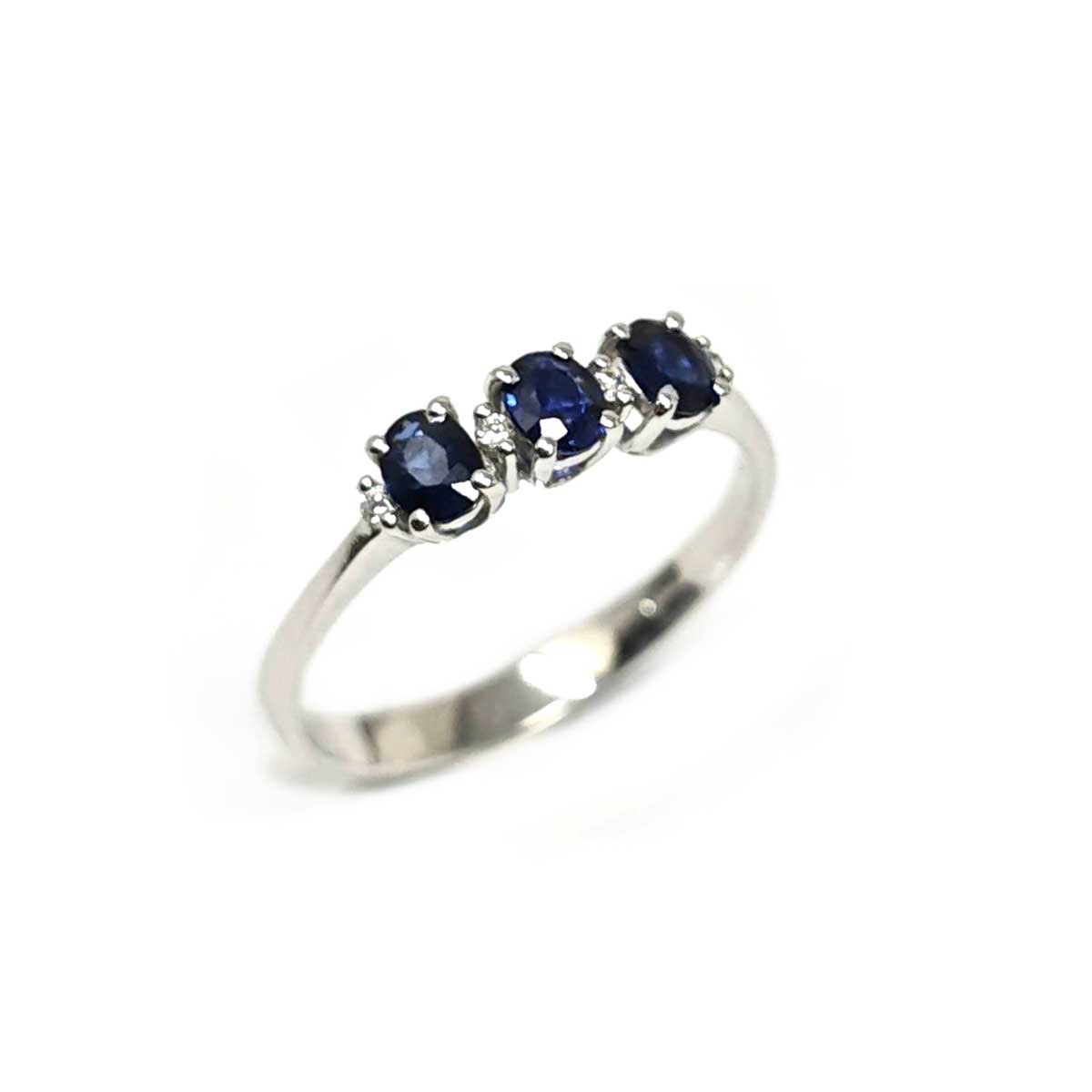 Anello Trilogy con Diamanti CT 0.04 e Zaffiri CT 0.60