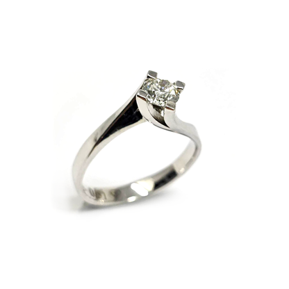 Anello Solitario con Diamante Certificato IGI CT 0.51