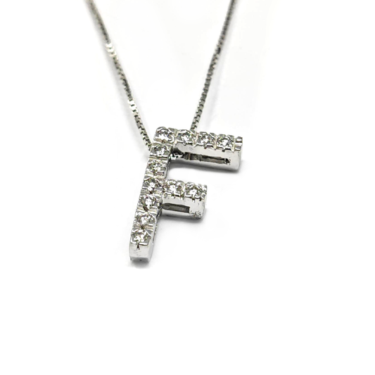 Pendente Lettera F Stampatello con 12 Diamanti CT 0.18