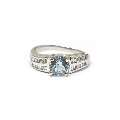 Anello Solitario in Oro 18kt con Diamanti e Acquamarina CT 1.02