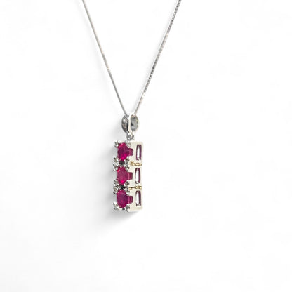 Pendente Trilogy con Rubini CT 1.20 e Diamanti CT 0.12