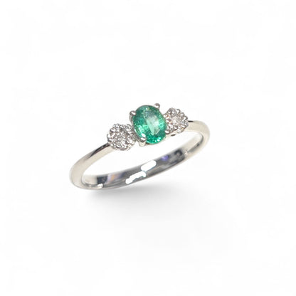 Anello con Smeraldo CT 0.35 e Diamanti CT 0.10