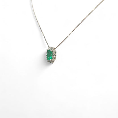 Pendente con Smeraldo Rettangolare CT 0.50 e Diamanti CT 0.22