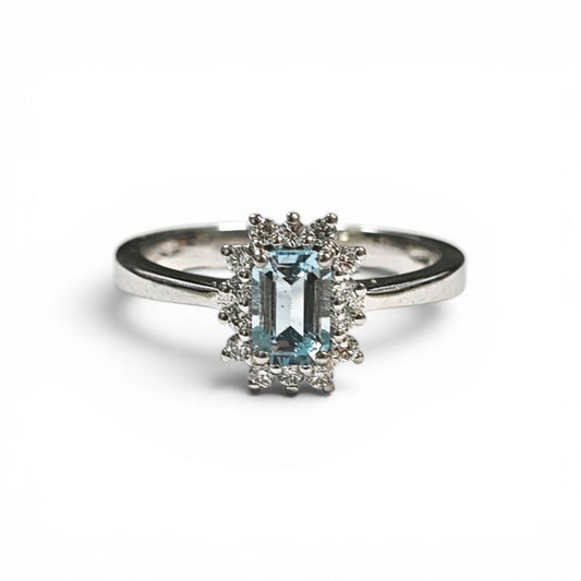 Anello con Acquamarina CT 0.50 e Diamanti CT 0.21